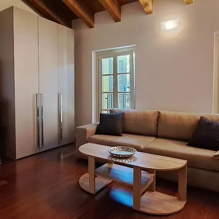Apartment Casa Di Giulia: Rustic Charm With Pool And Park Views *